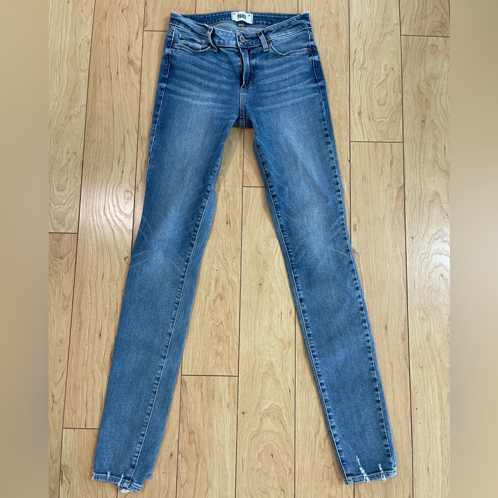 PAIGE SKINNY JEANS!! SIZE 27x32